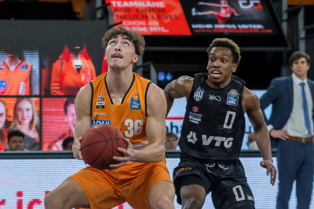 在上半场中 在上半场中